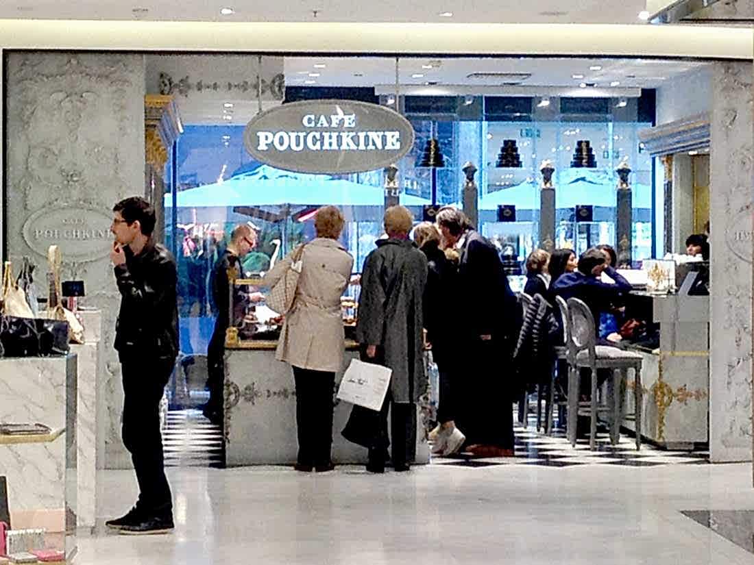 Aménagement d'un café par un architecte spécialiste de l'architecture commerciale à Paris