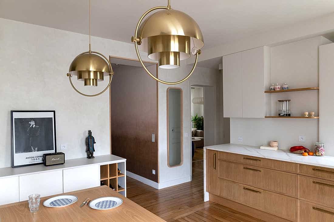 Cuisine d'un appartement parisien après les travaux de rénovation clé en main