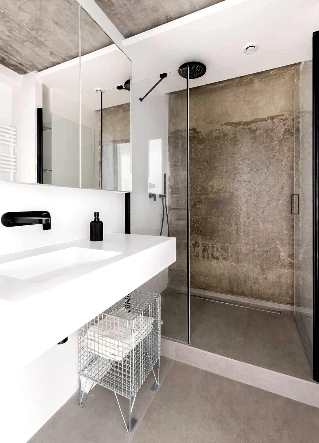 Salle de bain aménagé par un architecte dans un appartement neuf à Paris