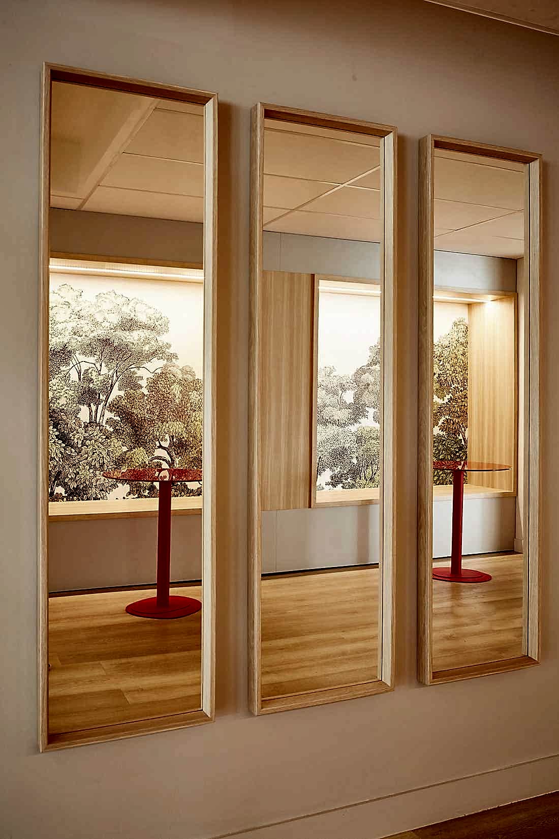 Espace services d'un coworking space après aménagement intérieur