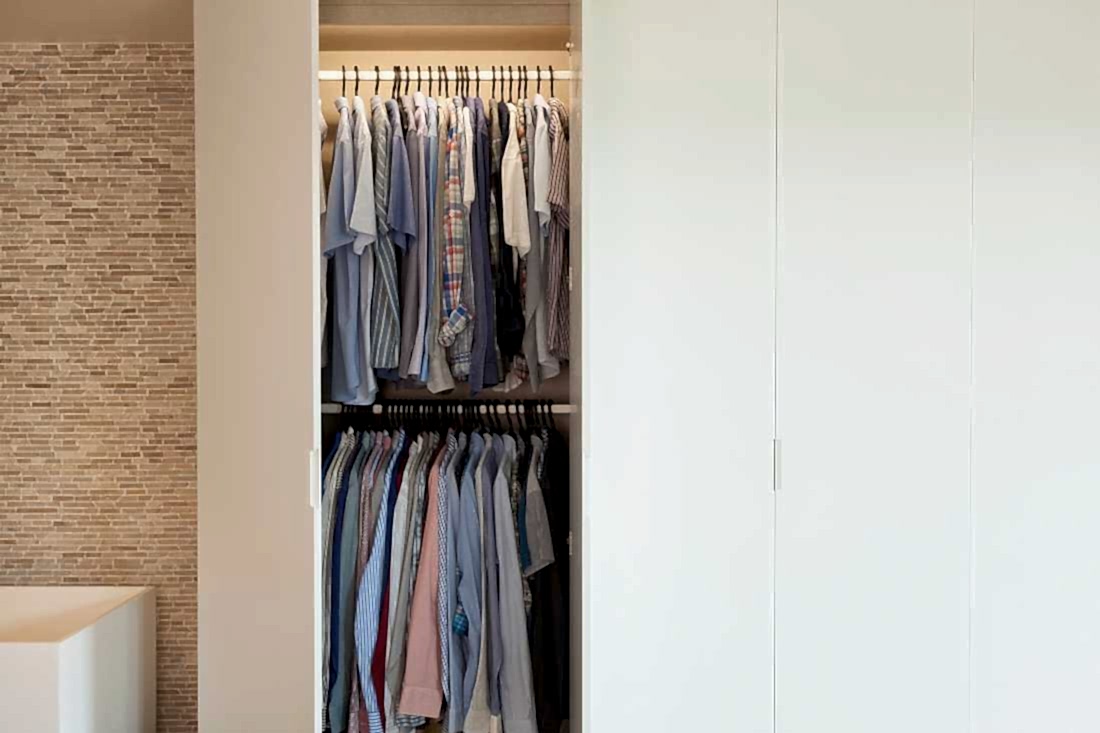 Dressing integré dans une chambre parentale