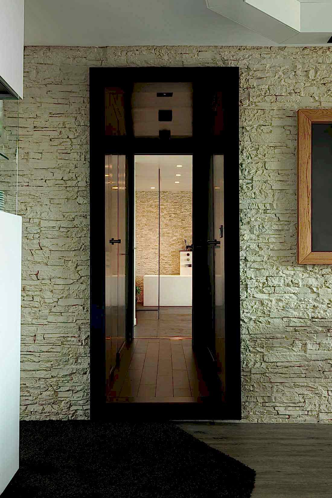 Couloir vers la salle de bain