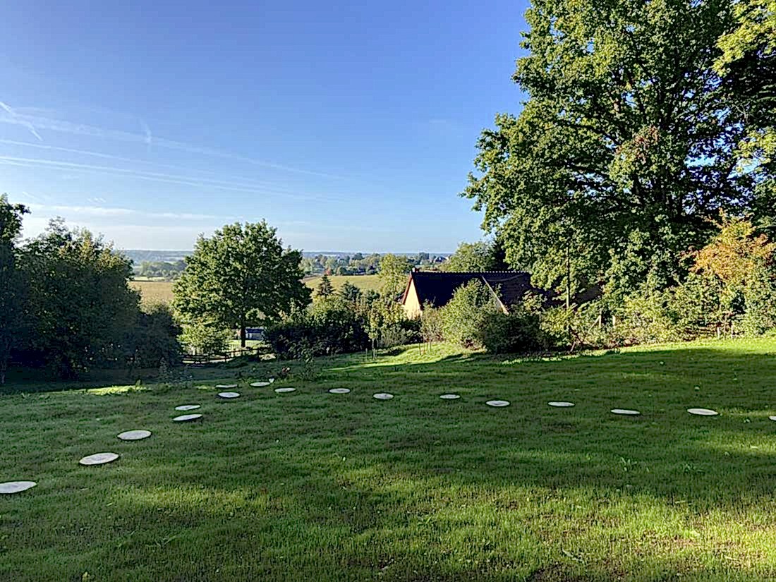 Paysagisme dans le jardin d'une maison dans le Perche