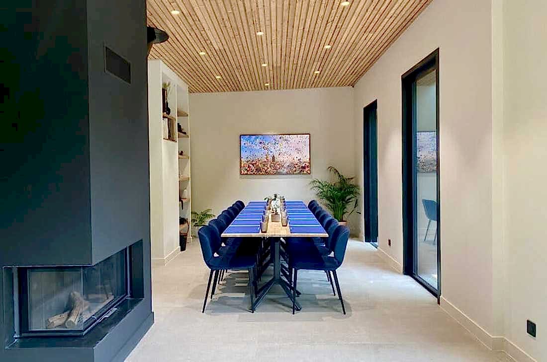Aménagement d'un hôtel 4 étoiles ecolodge - salon avec cheminée