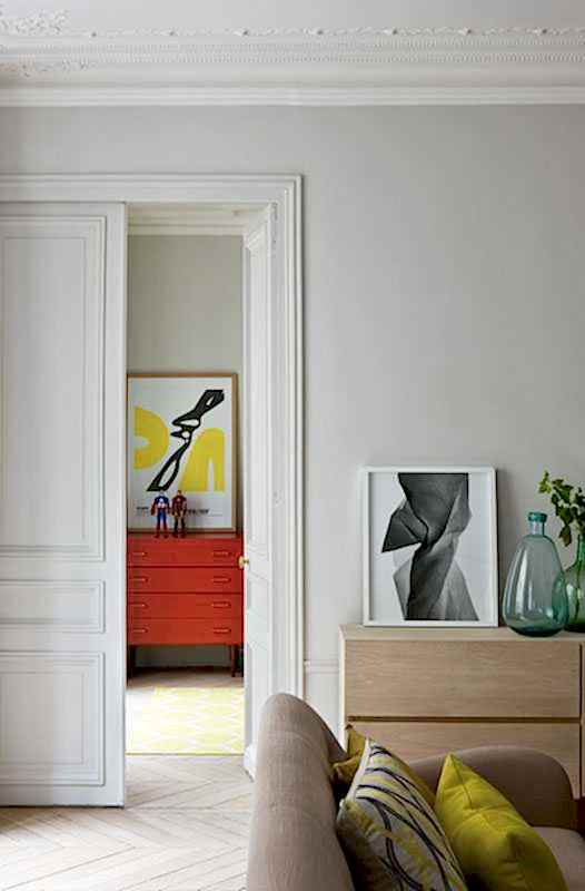 Rénovation d'un appartement haussmannien - porte avec moulures