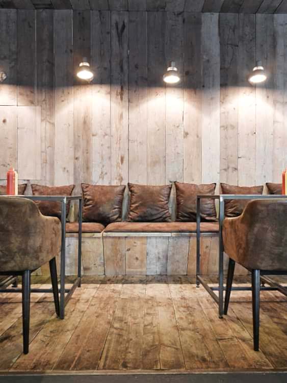 Banquette du restaurant après les travaux d'aménagement