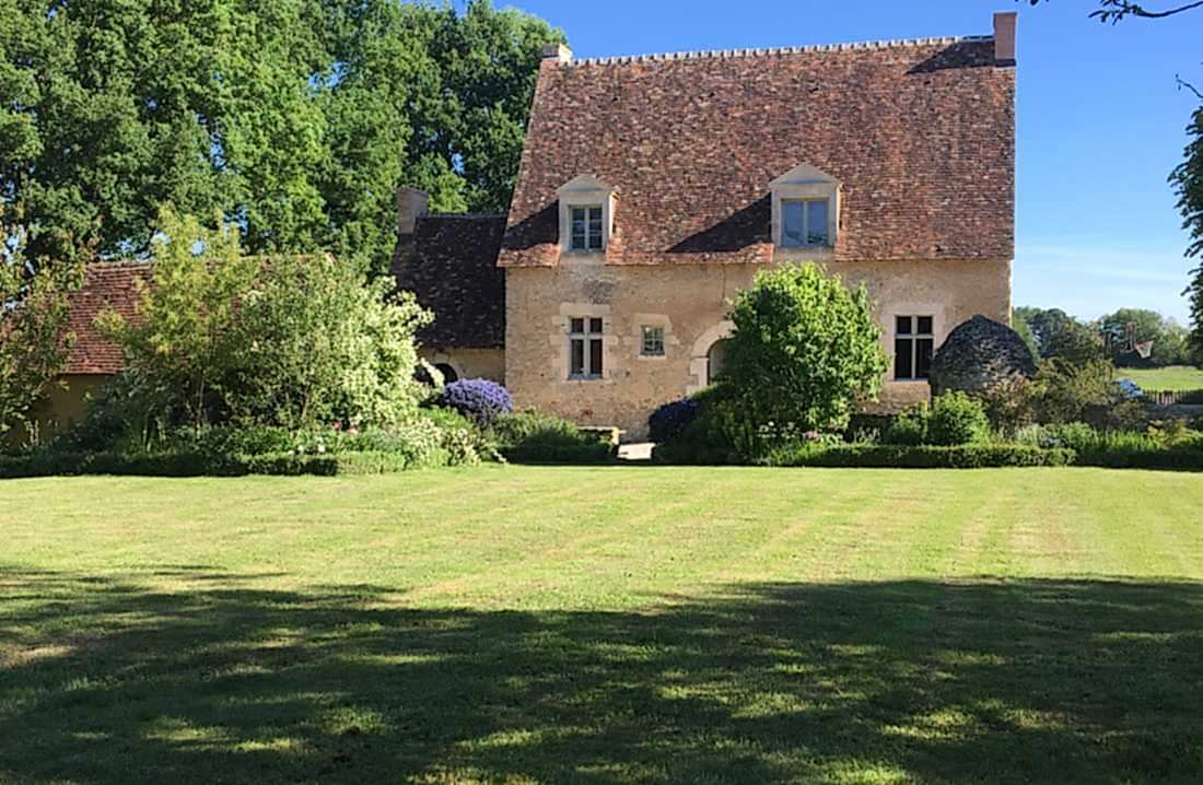 Maison ancienne au coeur d'un vaste jardin