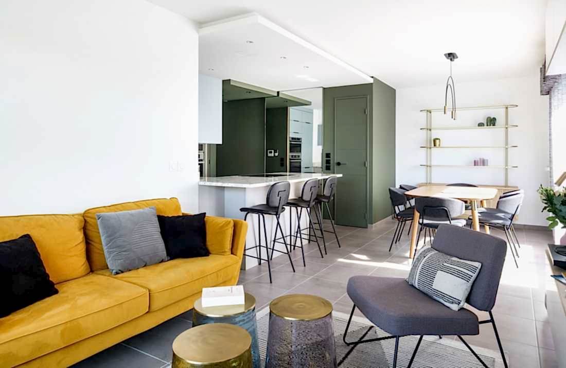 Décoration du salon de l'appartement par un architecte d'intérieur à Paris