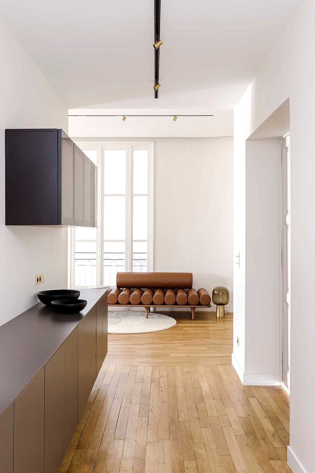 Rénovation complète appartement Art Déco - couloir menant à l'entrée