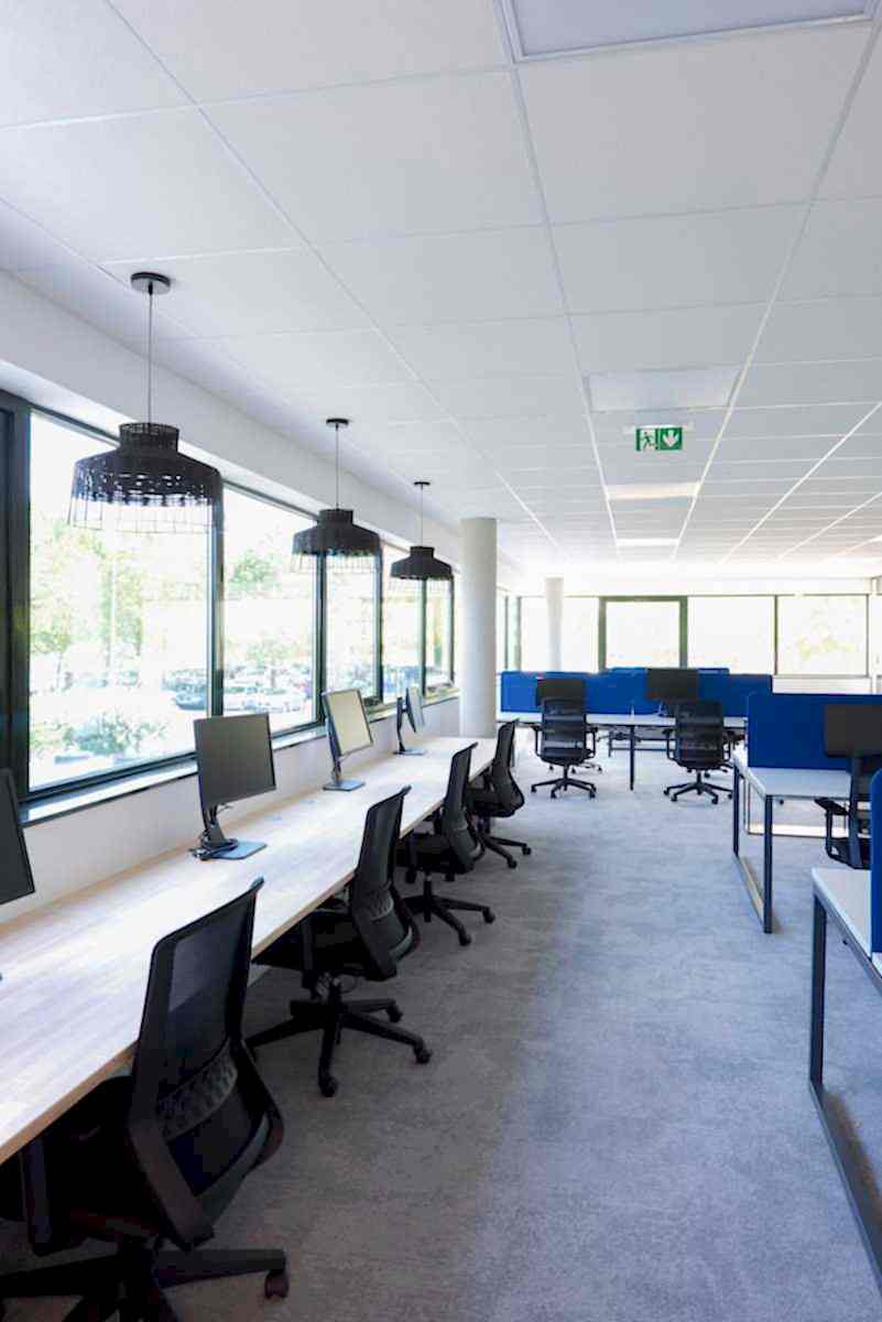 Aménagement intérieur des locaux d'une entreprise - open space flexible