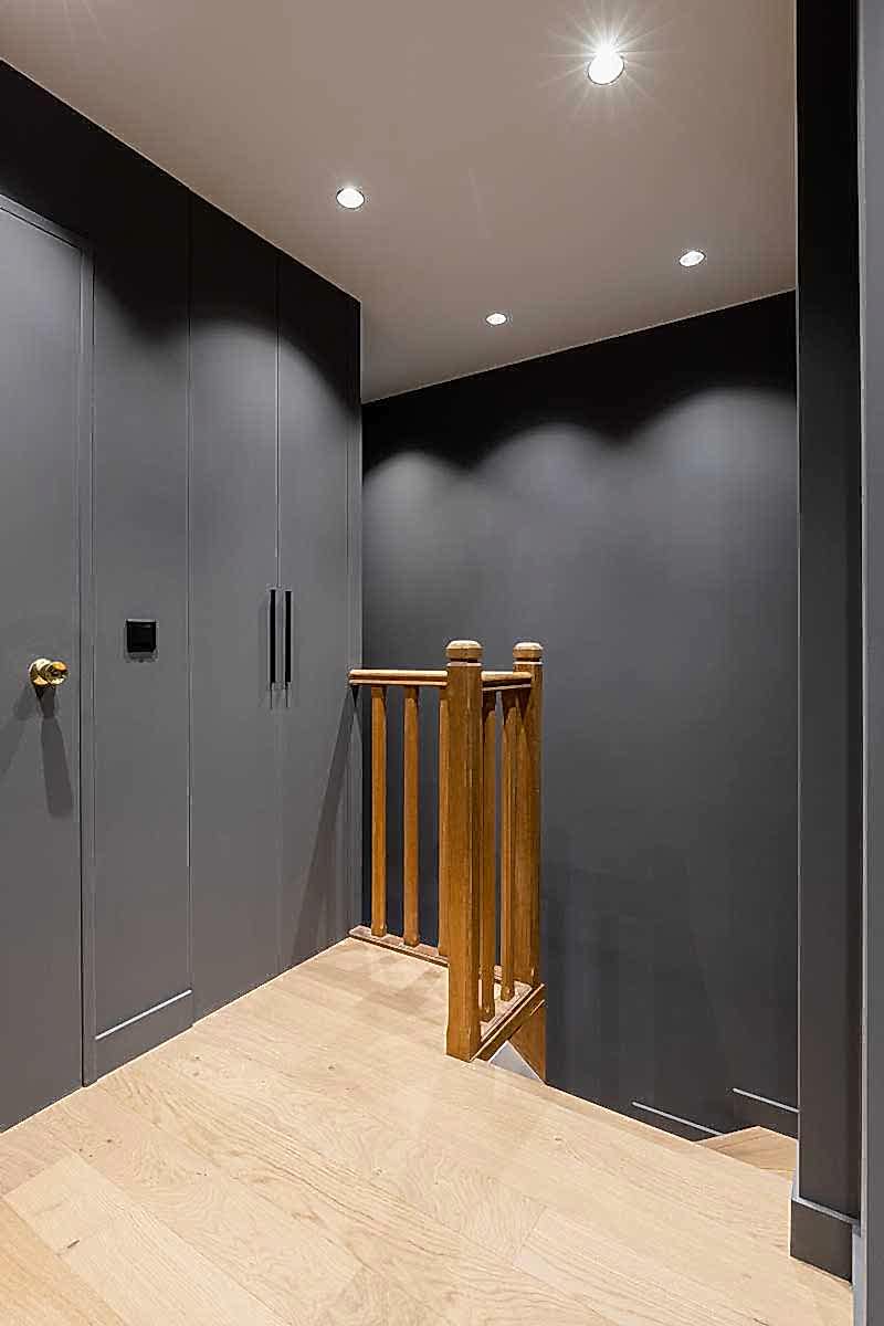 Rénovation intérieure d'un duplex de 78m² - escalier à l'étage