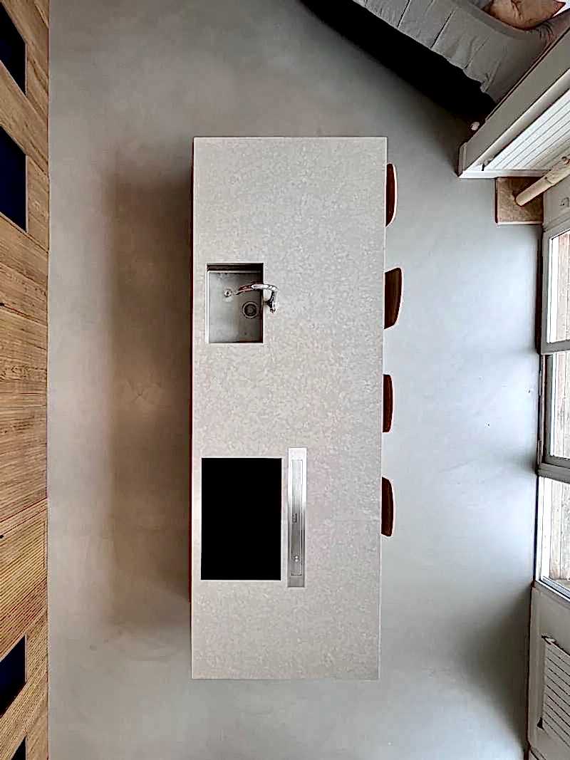 Réhabilitation d'une villa contemporaine - vue du dessus de la cuisine