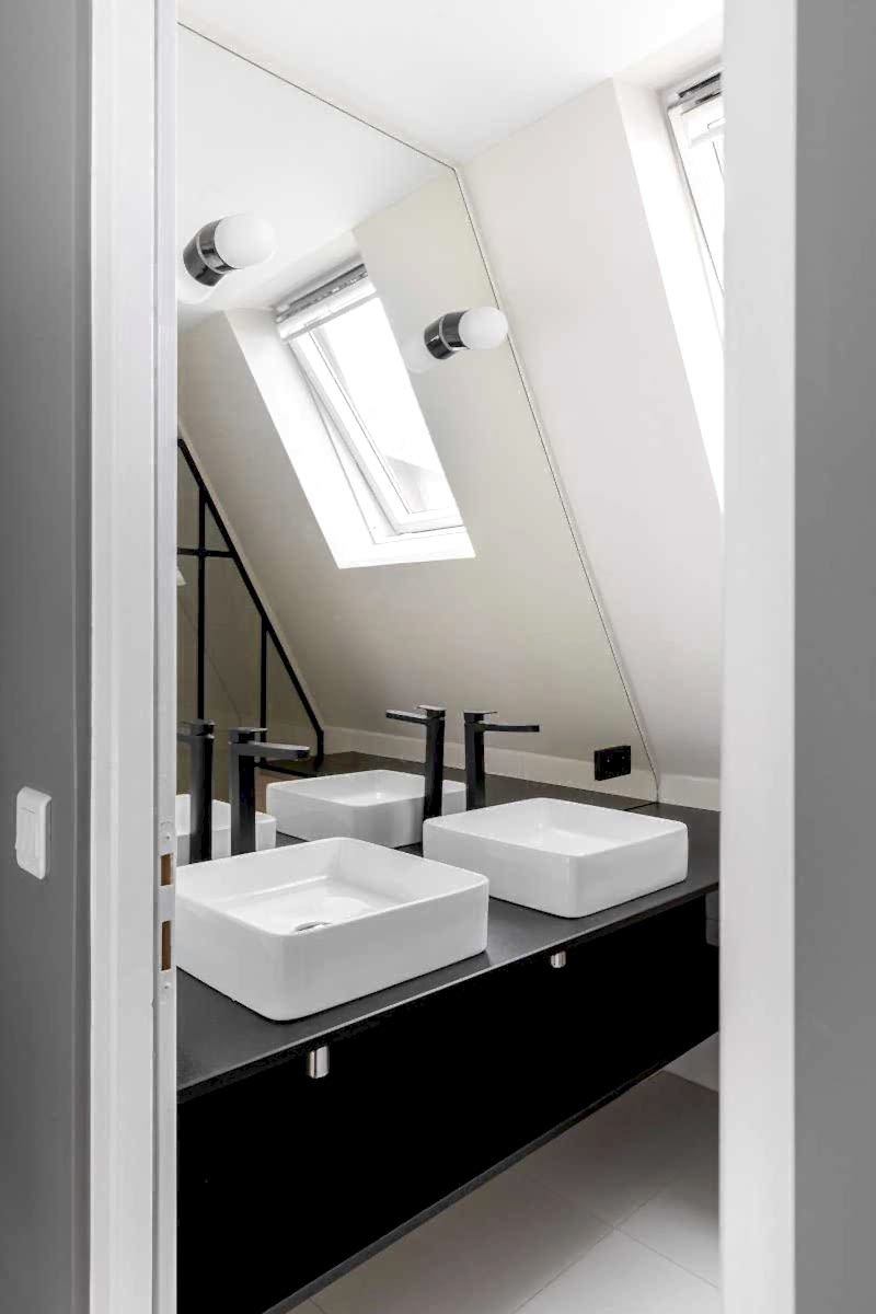 Rénovation d'un appartement atelier artiste - une salle d'eau avec douche