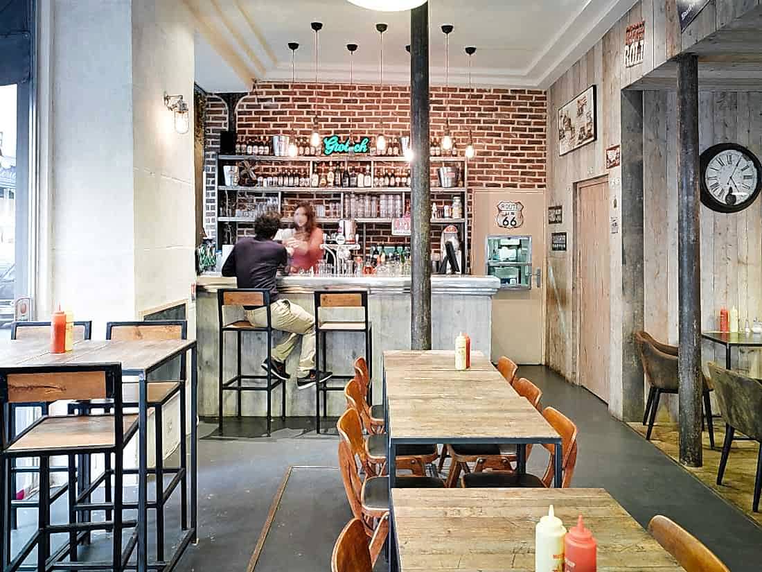 Restaurant style diner americain aménagé par un architecte