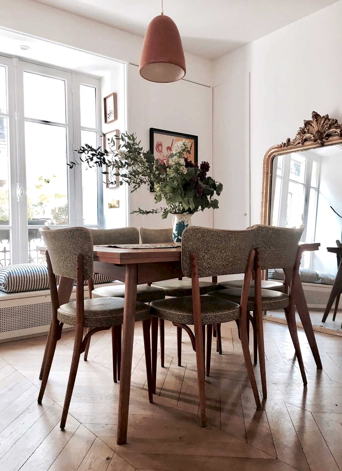 Table à manger dans un séjour rénové par architecte