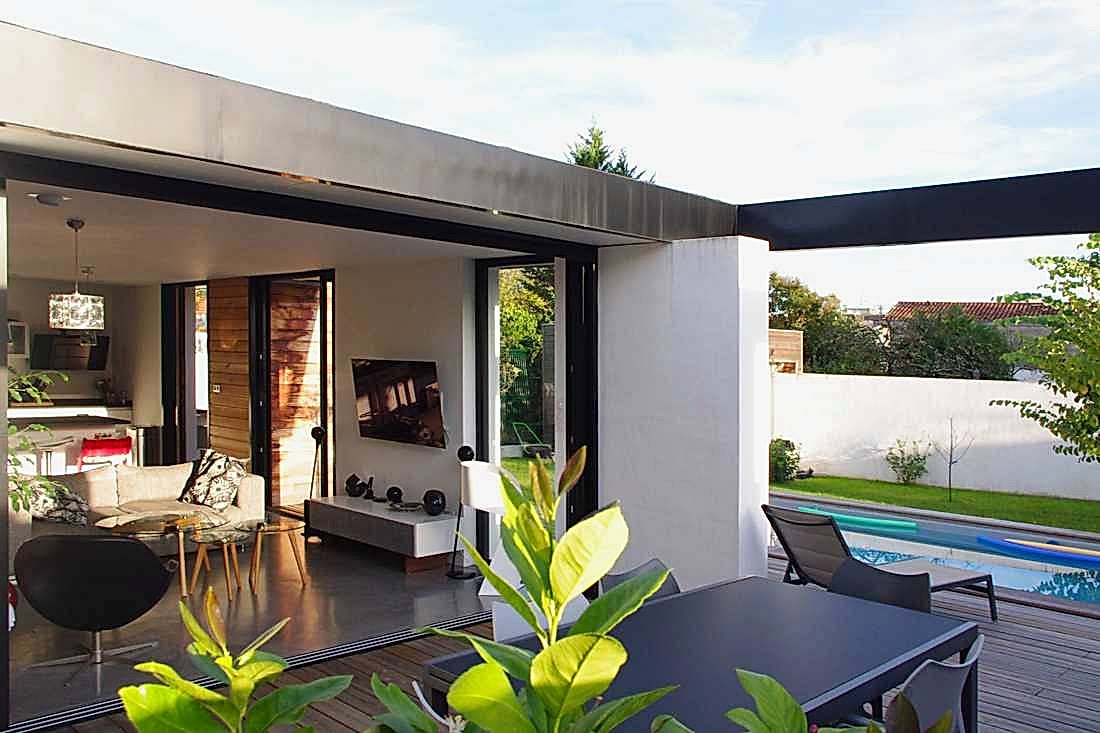 Aménagement d'une terrasse avec piscine par un architecte