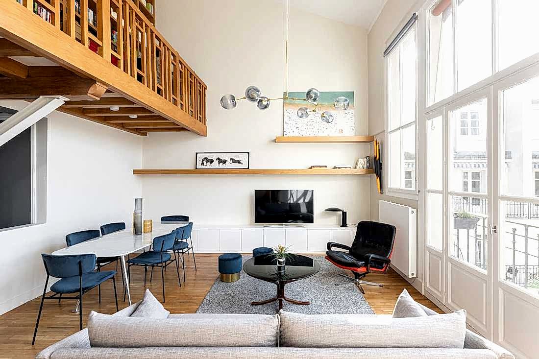 Rénovation d'un appartement atelier artiste - le séjour avec mezzanine