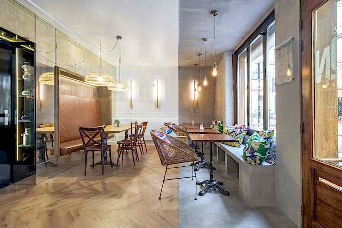 Design d'intérieur d'un café de style haussmannien