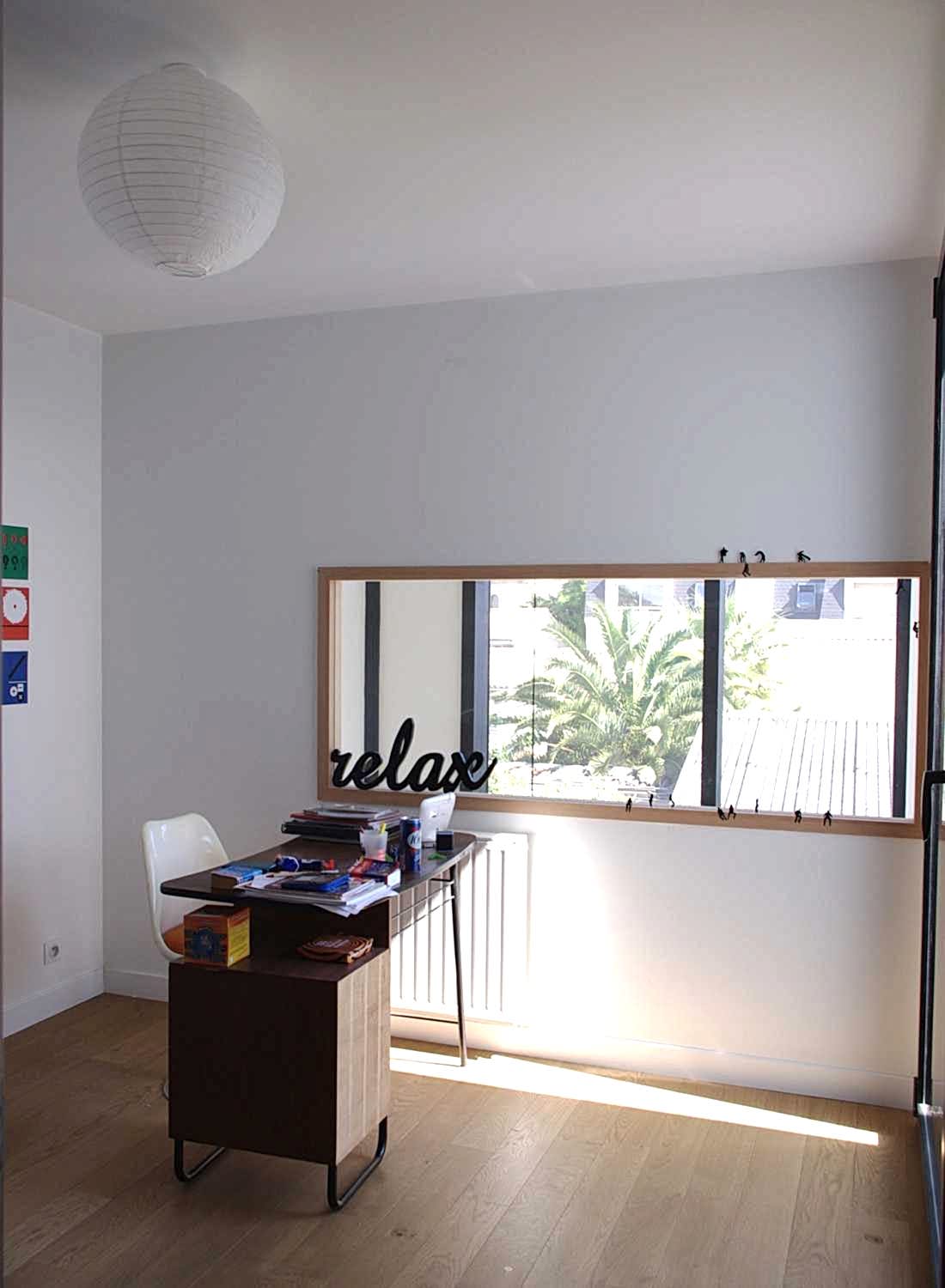 Bureau à l'étage à l'intérieur de l'extension