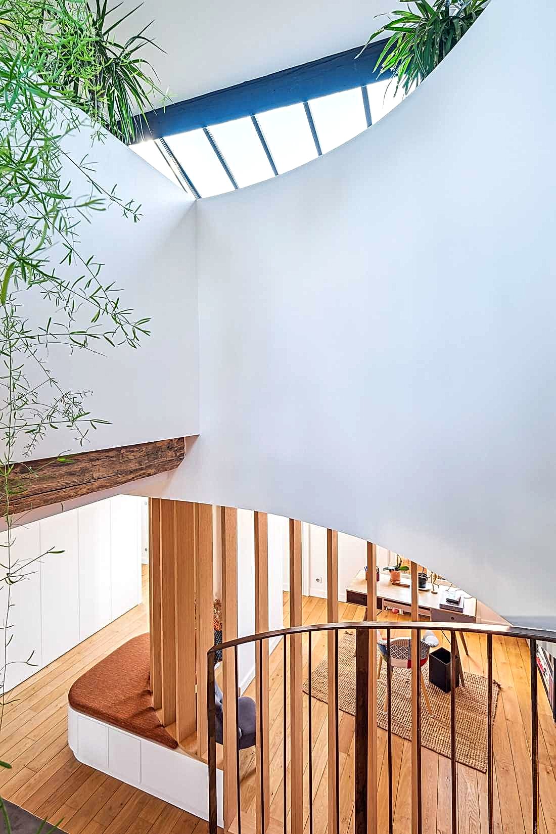 Escalier sur mesure dans un duplex à Paris