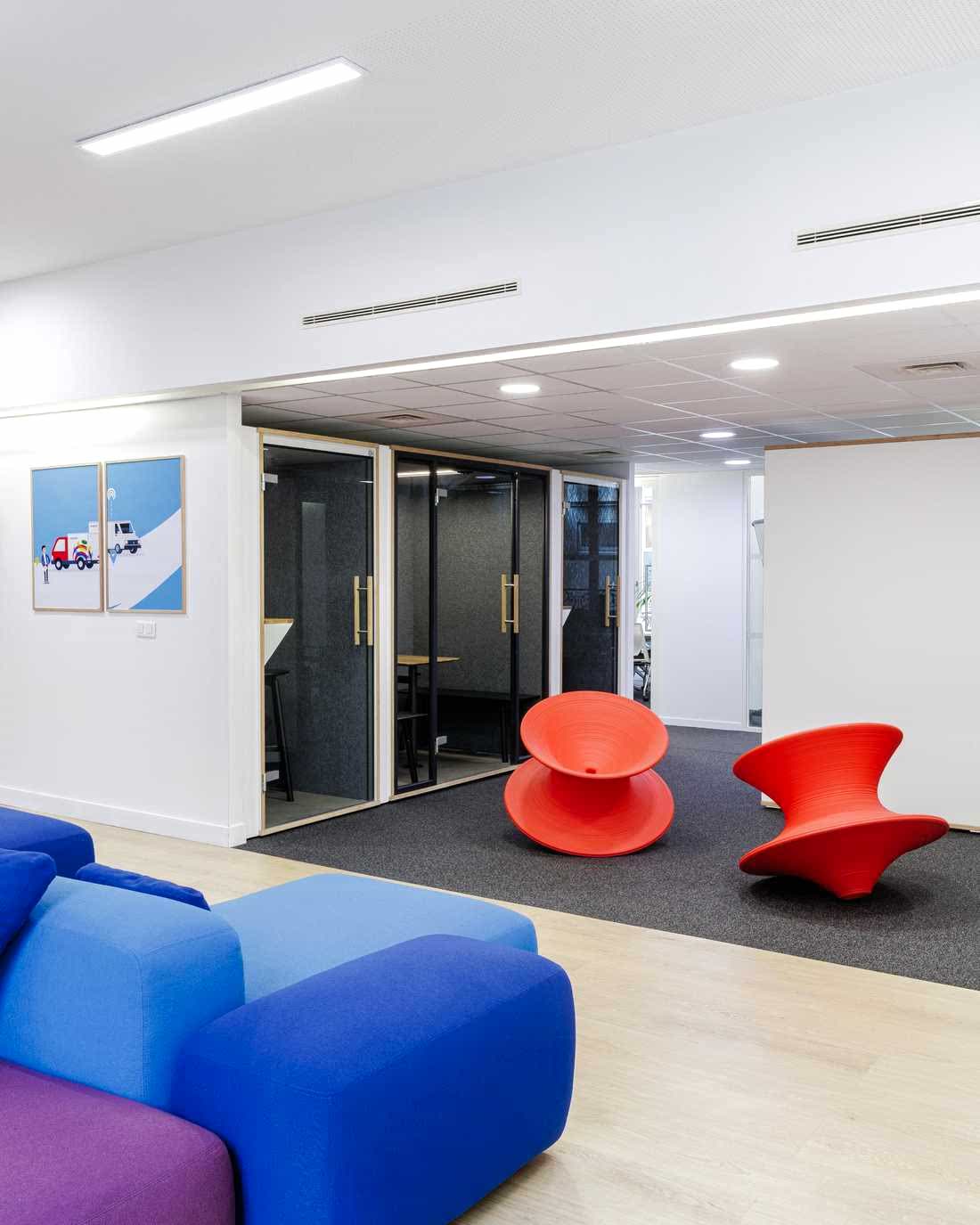 Espace détente d'une startup à Paris aménagé par un architecte d'intérieur