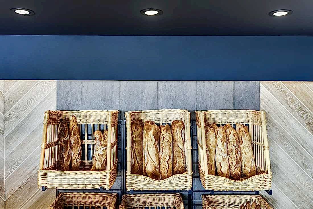 Décoration intérieure d'une boulangerie haut de gamme