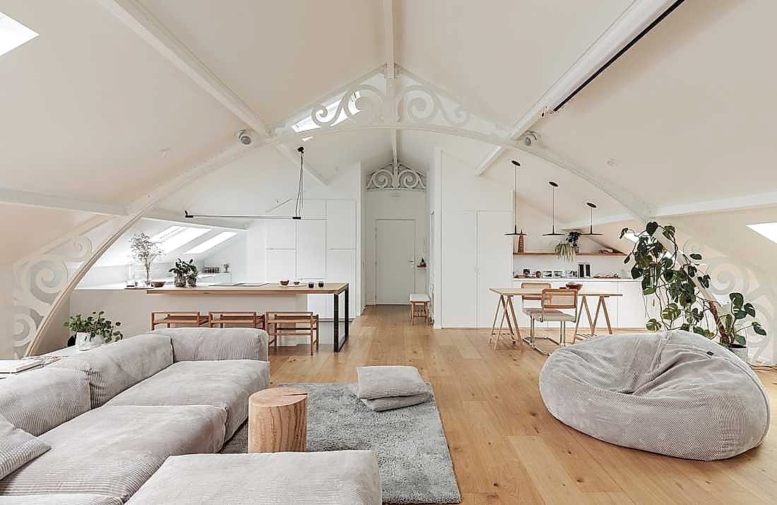 Aménagement d'un appartement parisien sous les toits de 140 m² -  le séjour