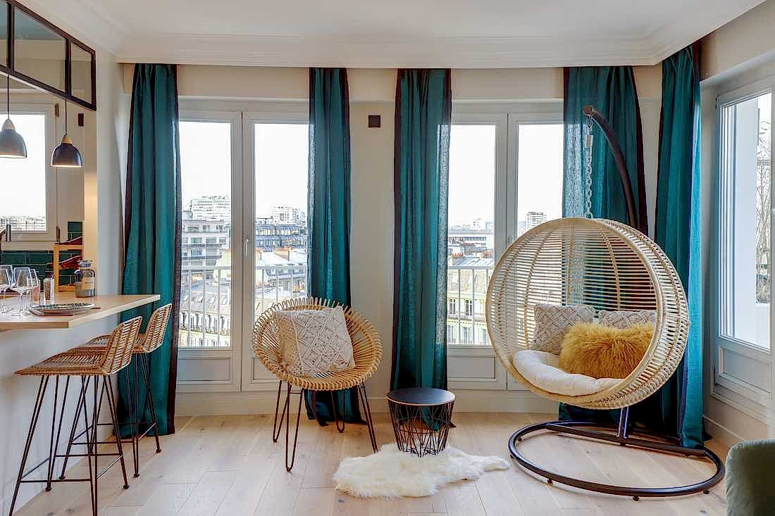 Décoration de l'appartement bleu canard