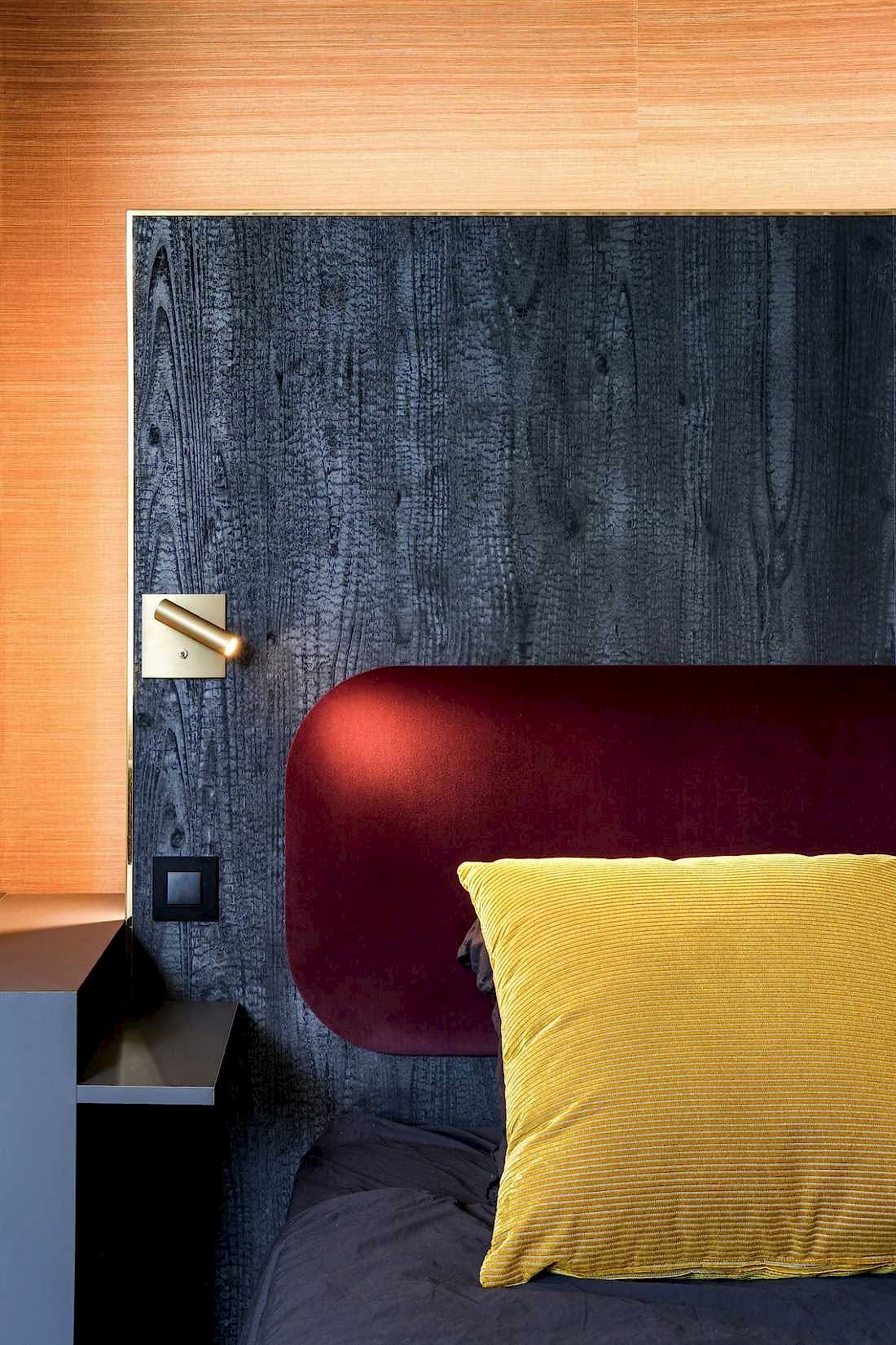 Décoration de la chambre anthracite et bois