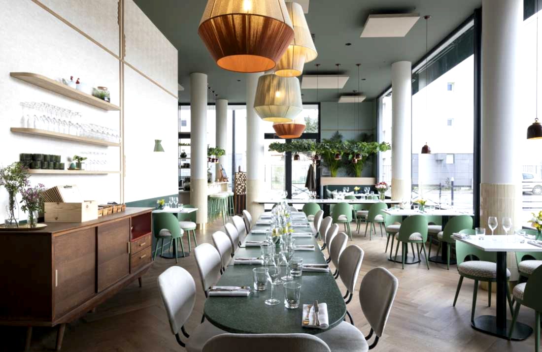 Architecture intérieur d'un restaurant eco-responsable - lignée grande table