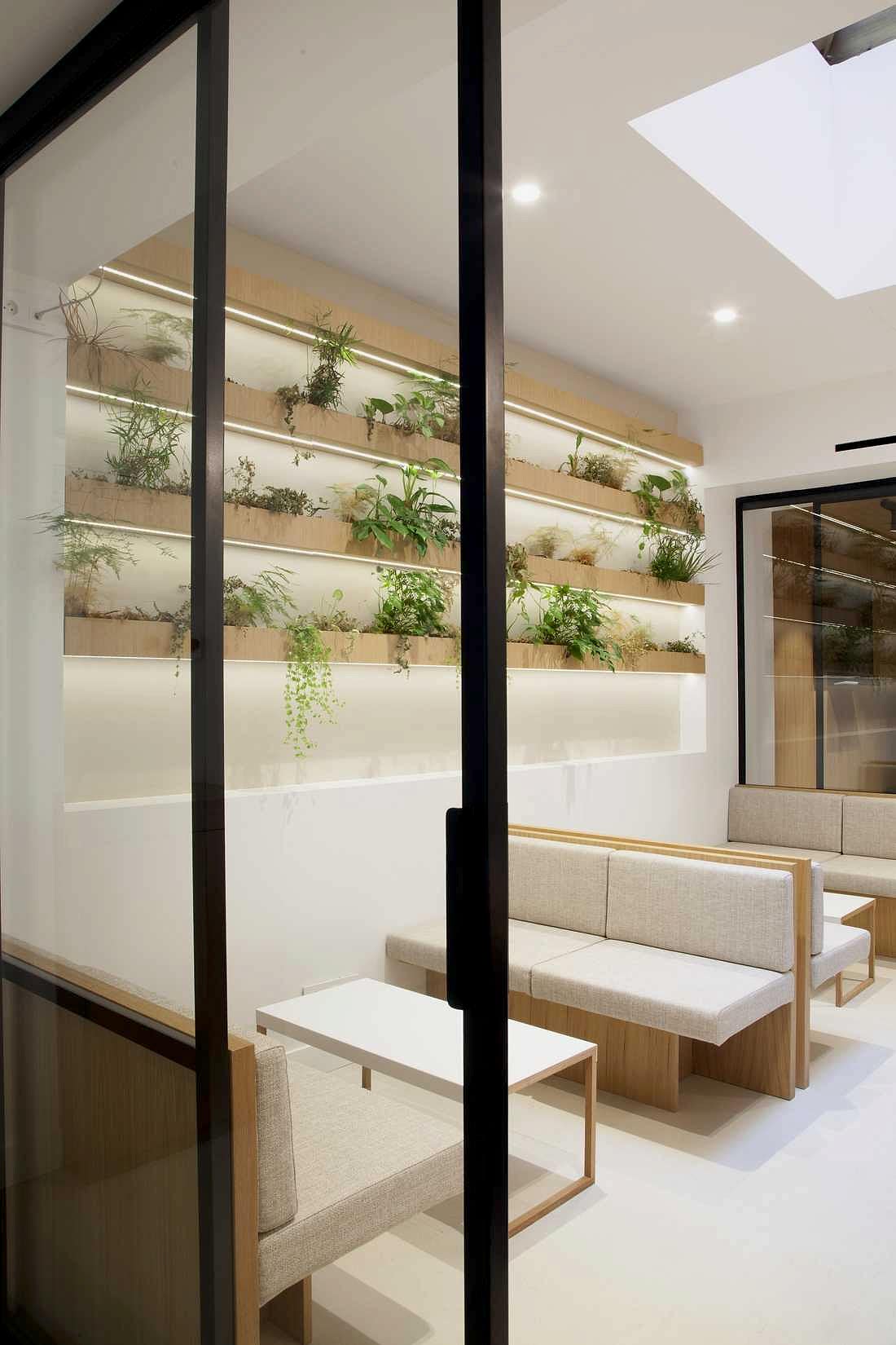 Rénovation intérieure d'une agence de voyage par un architecte