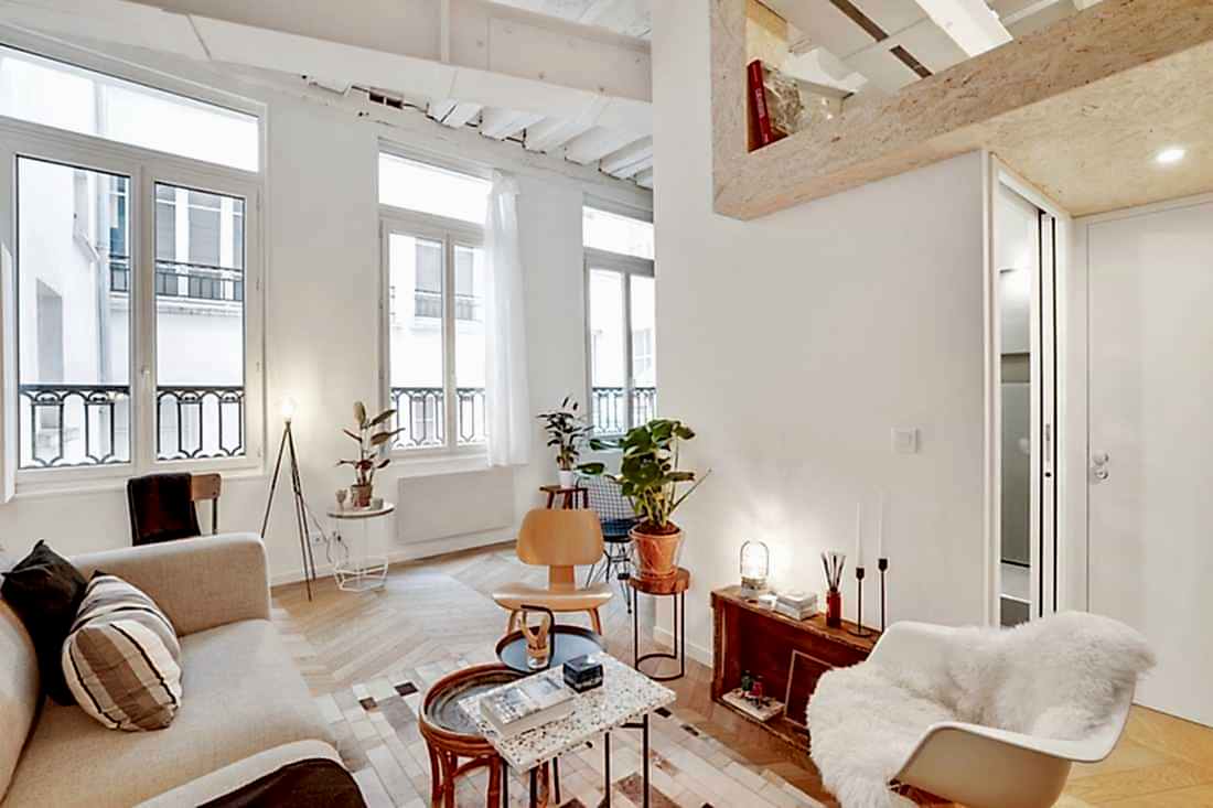 Aménagement d'un studio en duplex de 26m² - vue sur la mezzanine depuis le séjour