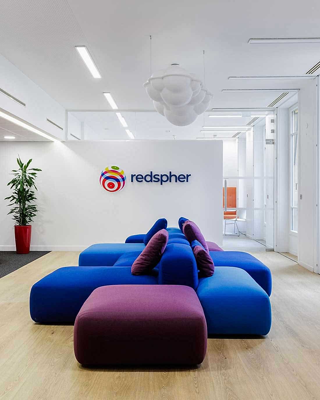 Design intérieur de l'accueil d'une start-up