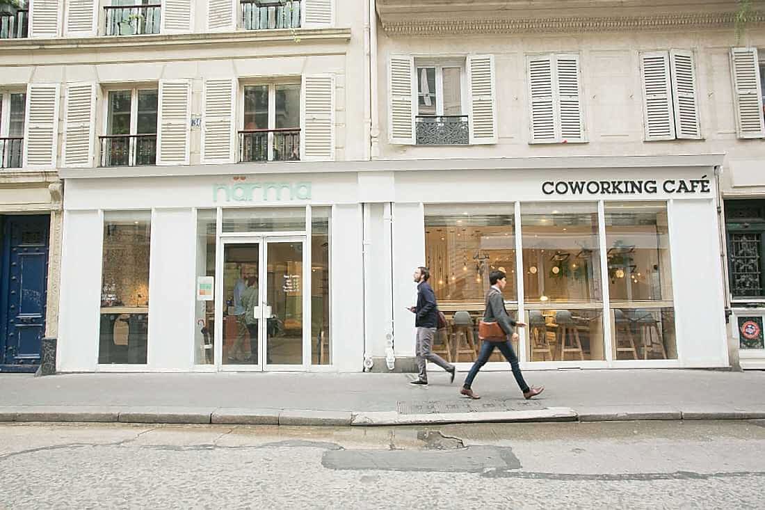 Extérieur du coffee-shop coworking-space