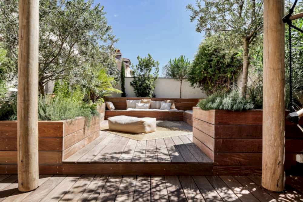 Aménagement d'une terrasse en bois - esprit méditérranéen - espace détente